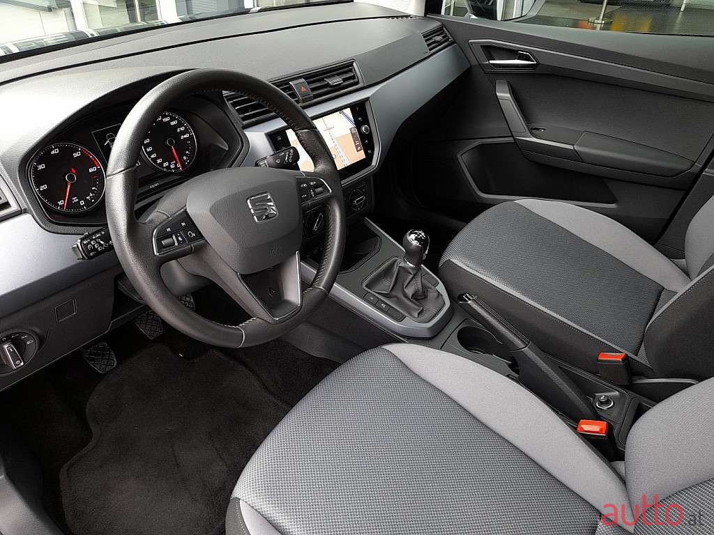 2020' SEAT Arona photo #2