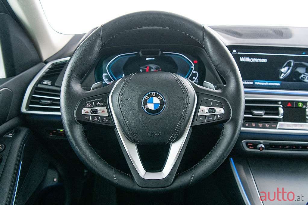 2022' BMW X5 photo #5