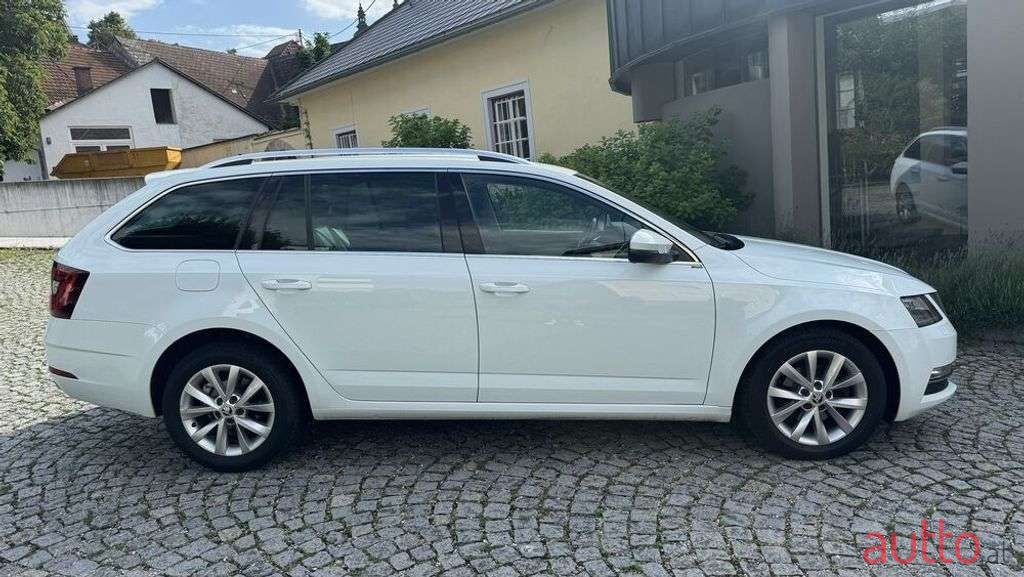 2019' Skoda Octavia photo #2