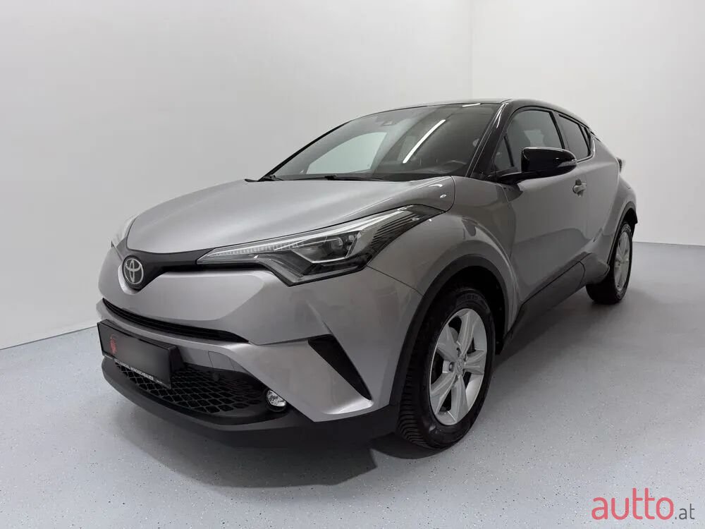 2017' Toyota C-HR photo #3