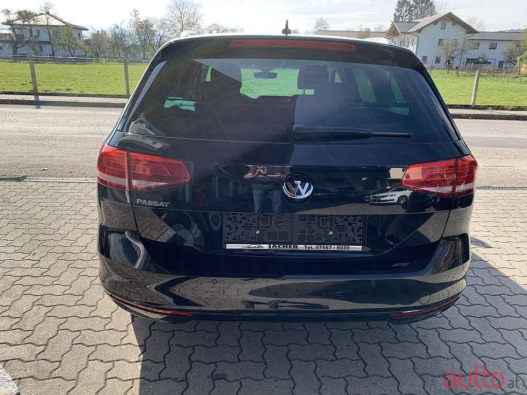 2019' Volkswagen Passat photo #5