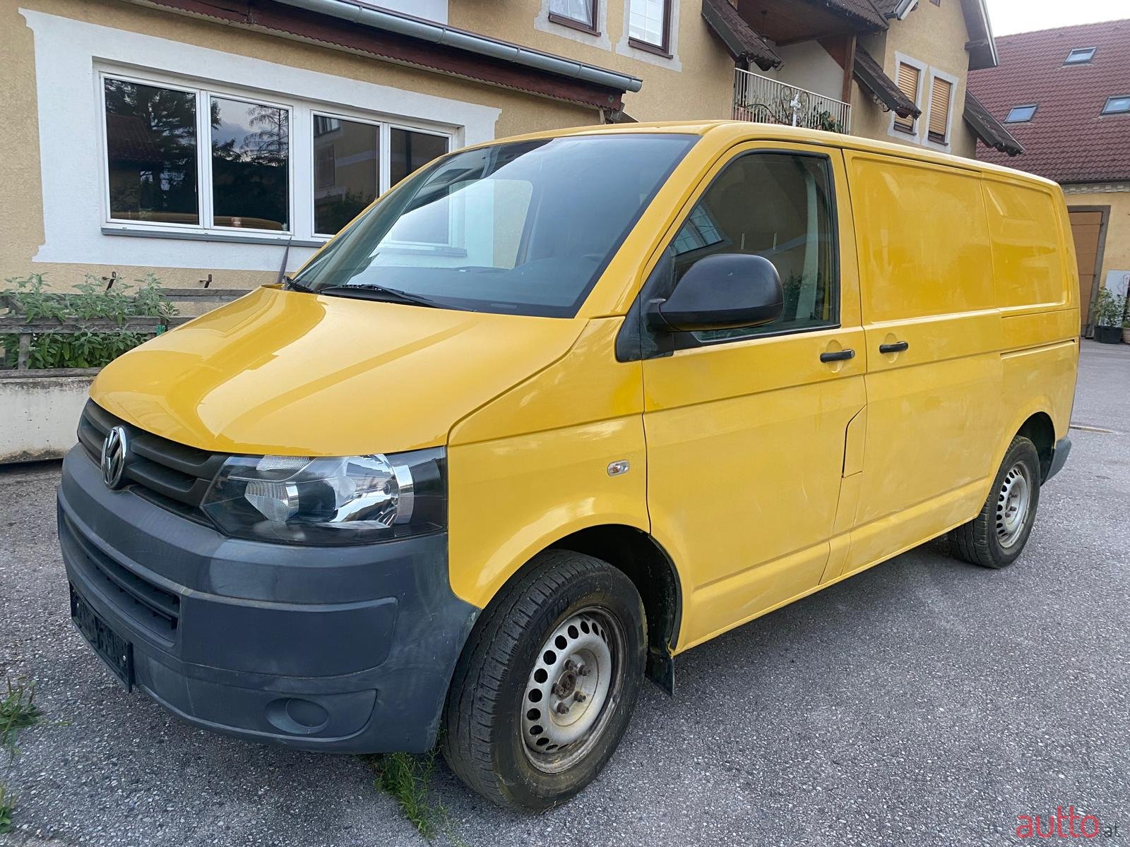 2012' Volkswagen T5 Transporter photo #2