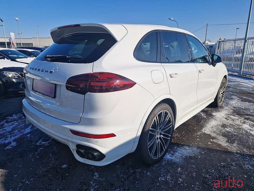 2015' Porsche Cayenne photo #6