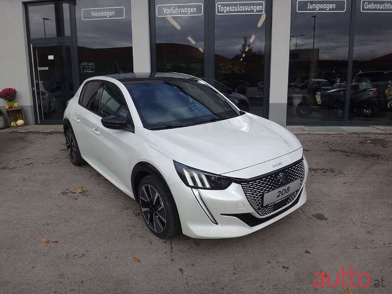 2021' Peugeot 208 photo #2