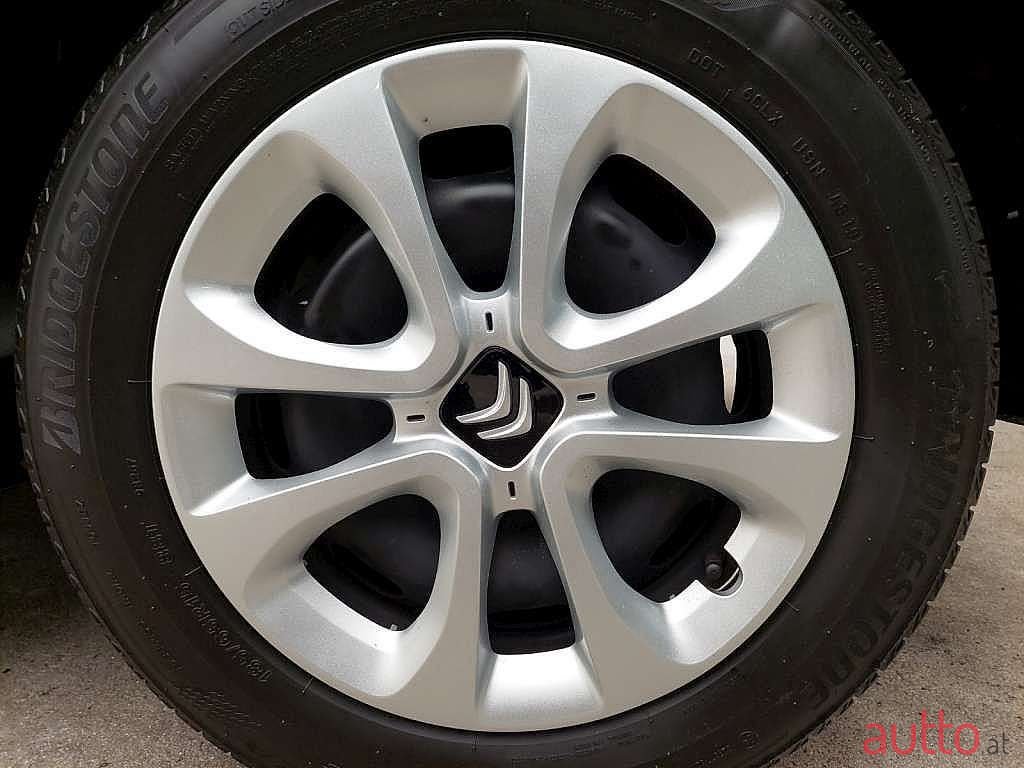 2020' Citroen C3 photo #6