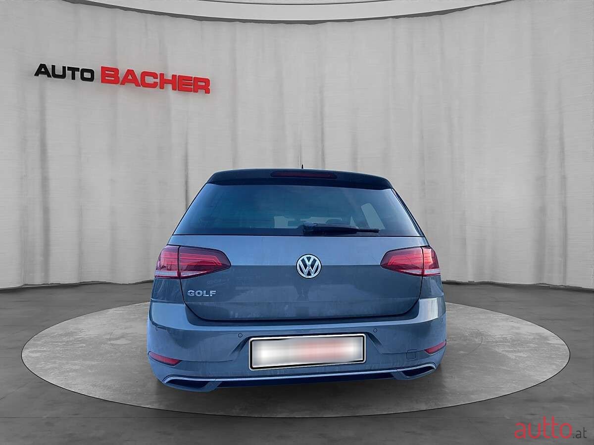 2019' Volkswagen Golf photo #4