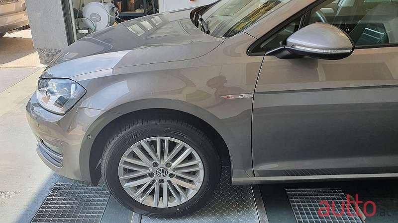 2014' Volkswagen Golf photo #2