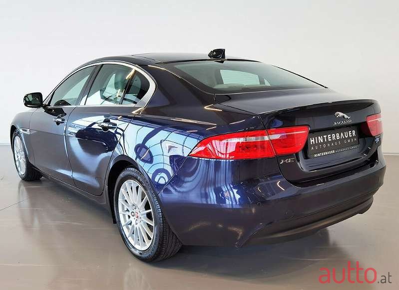 2016' Jaguar Xe photo #2