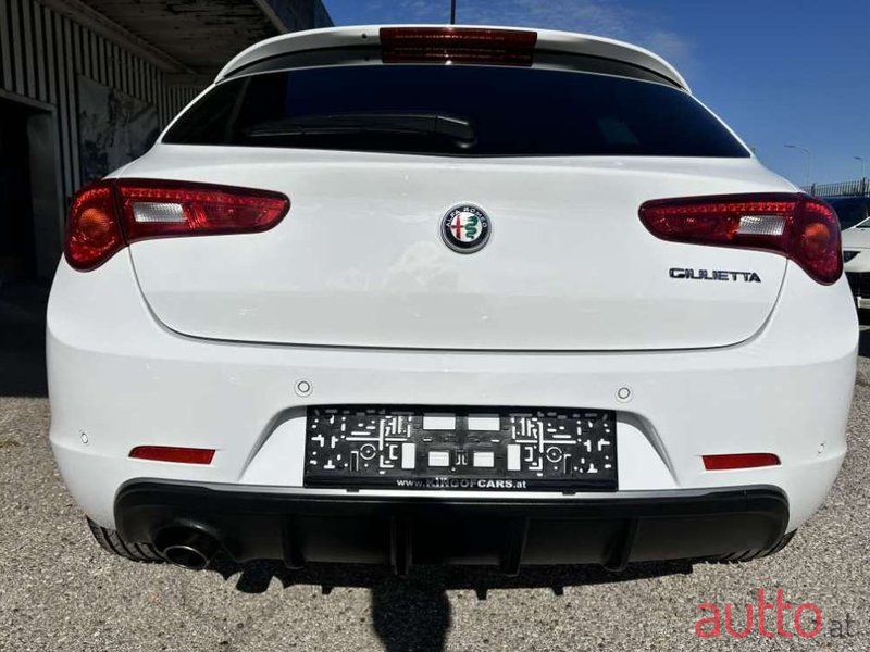 2019' Alfa Romeo Giulietta photo #3