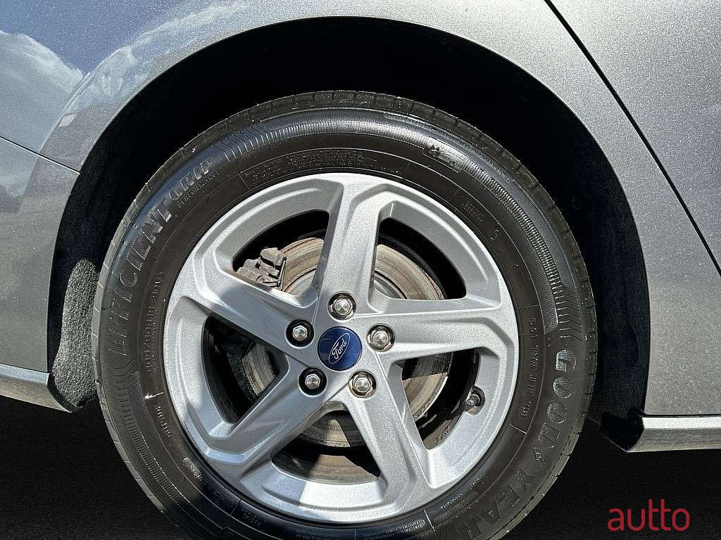 2019' Ford Focus photo #3