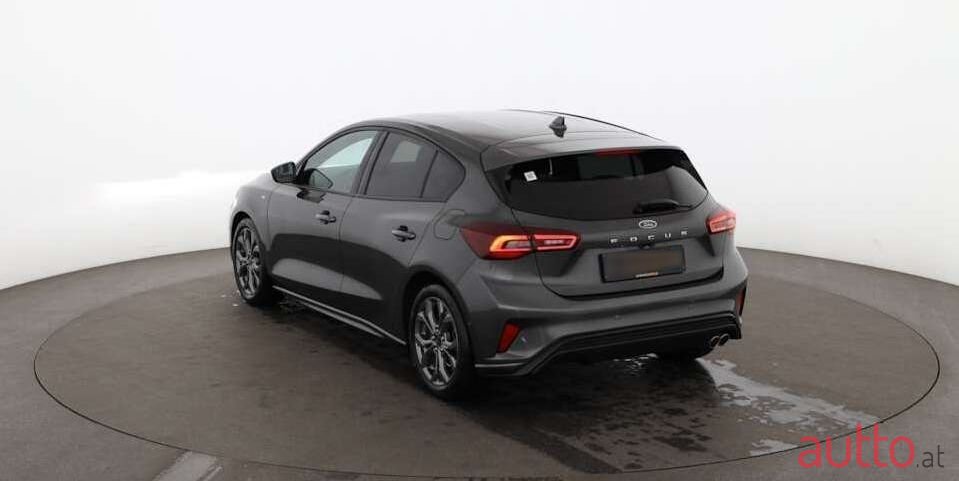 2022' Ford Focus photo #4