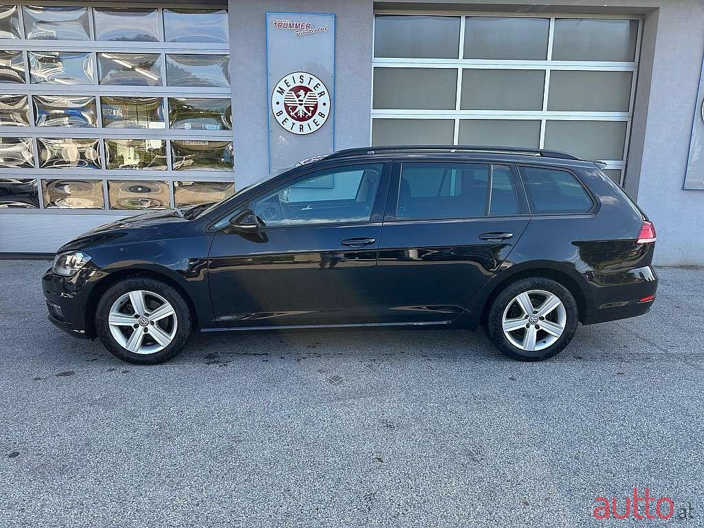 2018' Volkswagen Golf photo #1