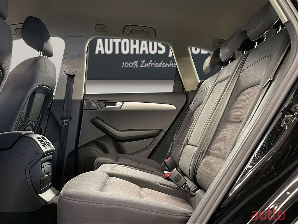 2012' Audi Q5 photo #5