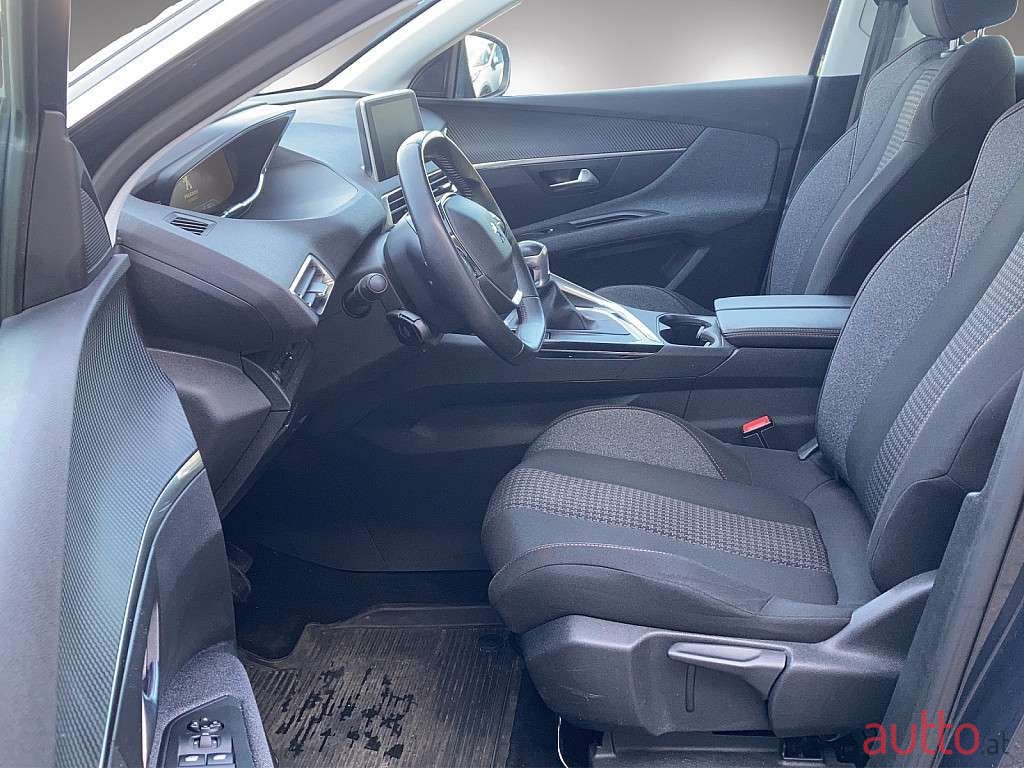 2019' Peugeot 3008 photo #6
