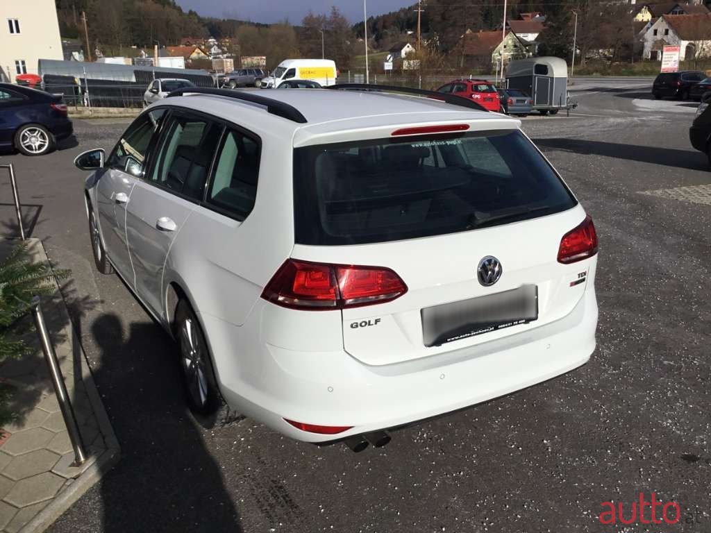 2017' Volkswagen Golf photo #3