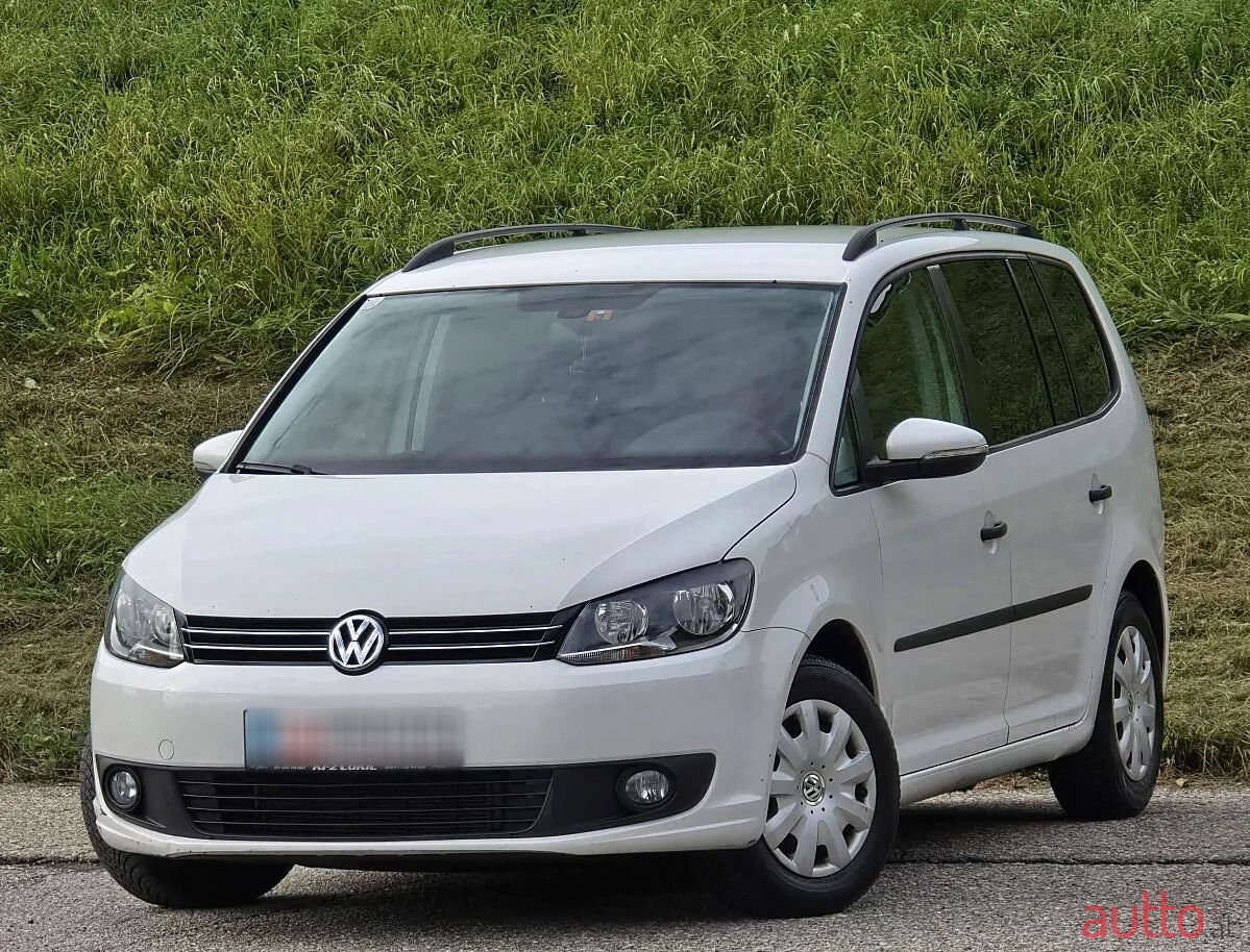 2013' Volkswagen Touran photo #1