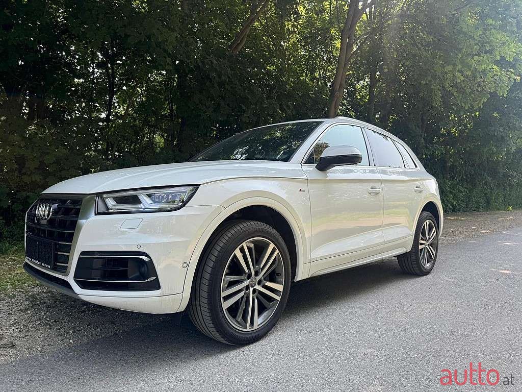 2020' Audi Q5 photo #1