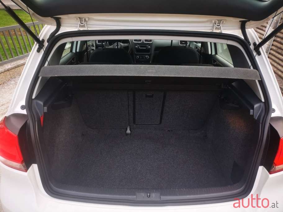 2012' Volkswagen Golf photo #4