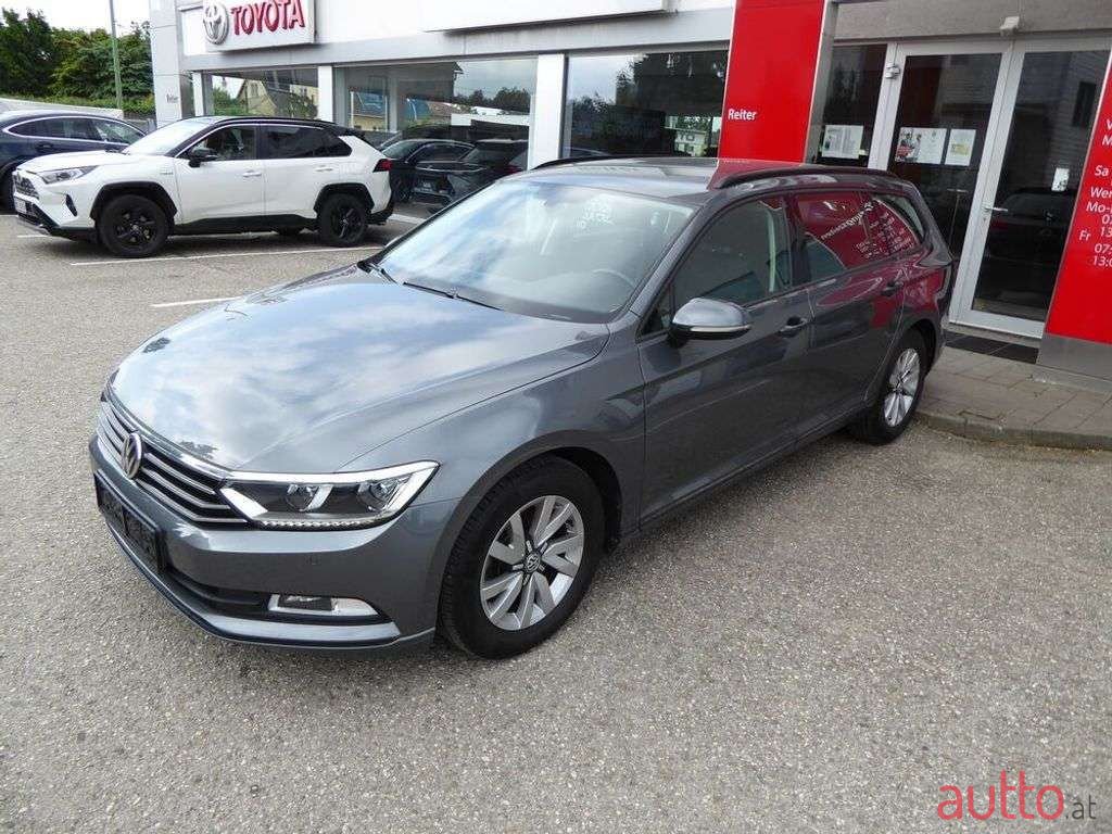 2017' Volkswagen Passat photo #2