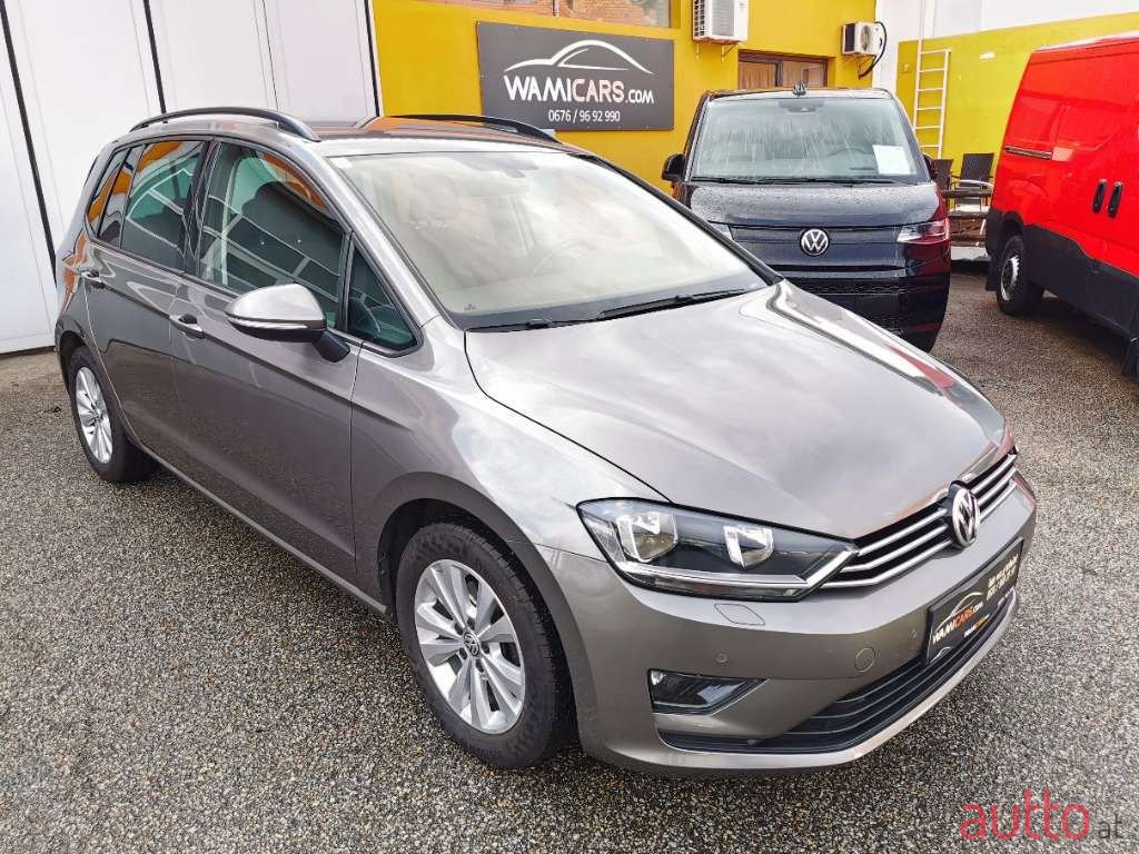 2016' Volkswagen Golf photo #2