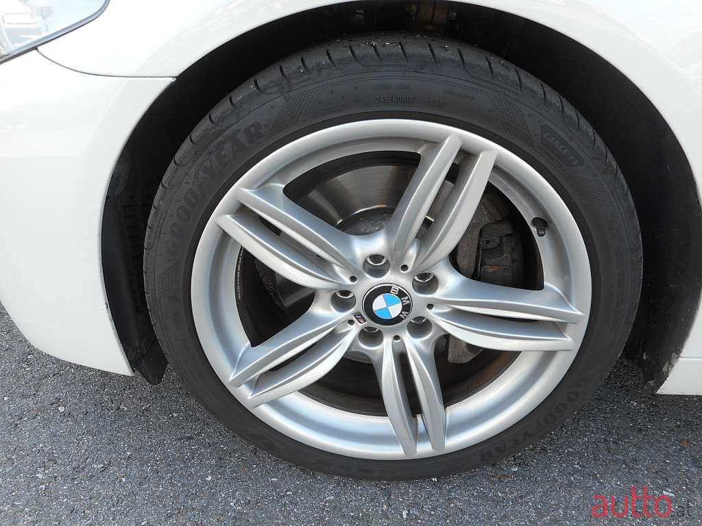 2011' BMW 5Er-Reihe photo #5