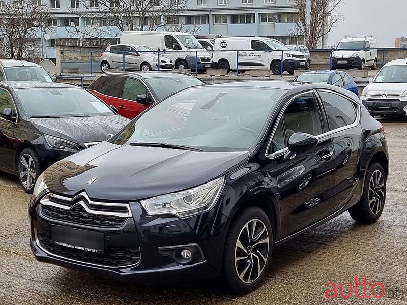 2015' Citroen DS4 photo #2