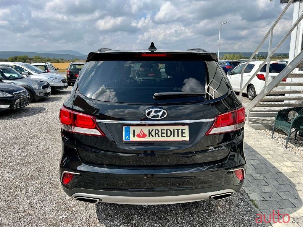 2018' Hyundai Santa Fe photo #4