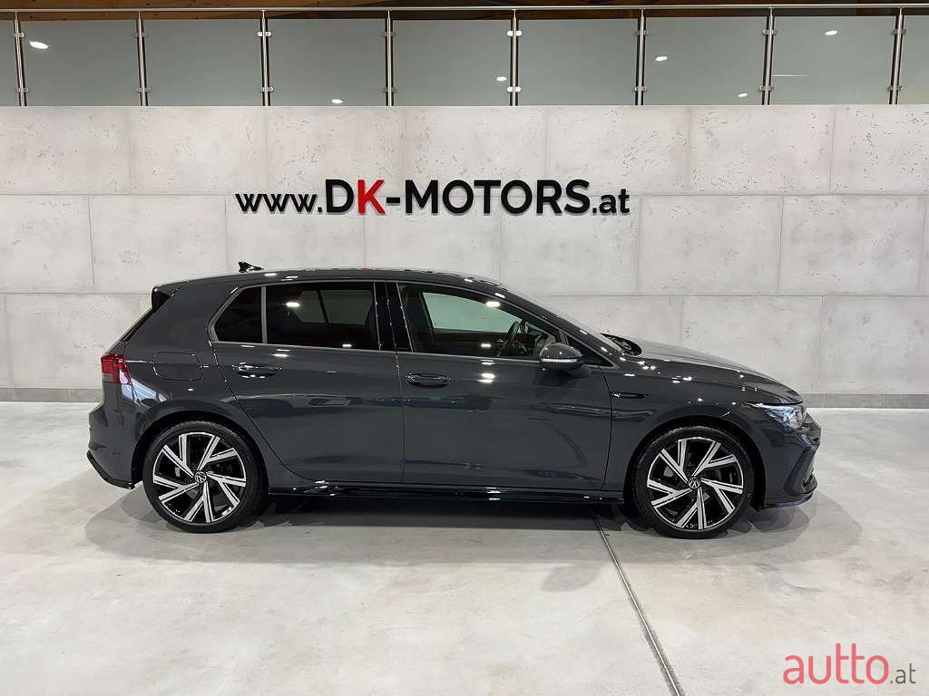 2023' Volkswagen Golf photo #1