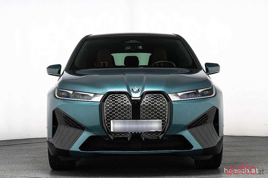 2023' BMW iX photo #2