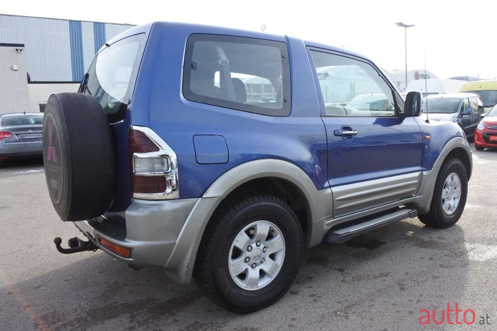 2003' Mitsubishi Pajero photo #6