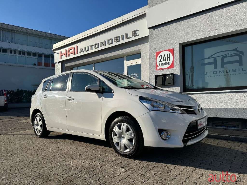 2013' Toyota Verso photo #1