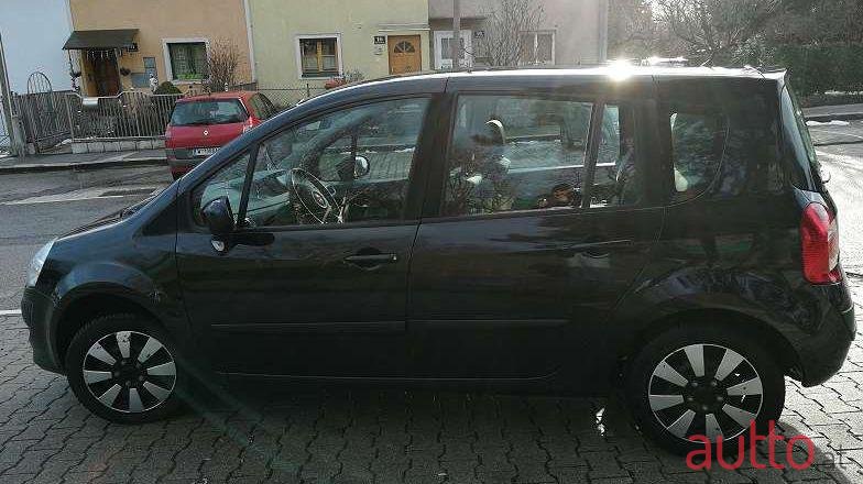 2010' Renault Modus photo #4