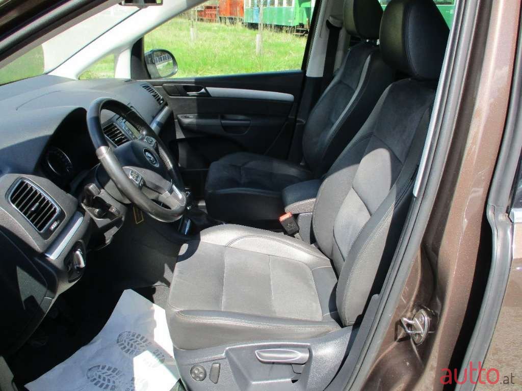 2012' Volkswagen Sharan photo #5