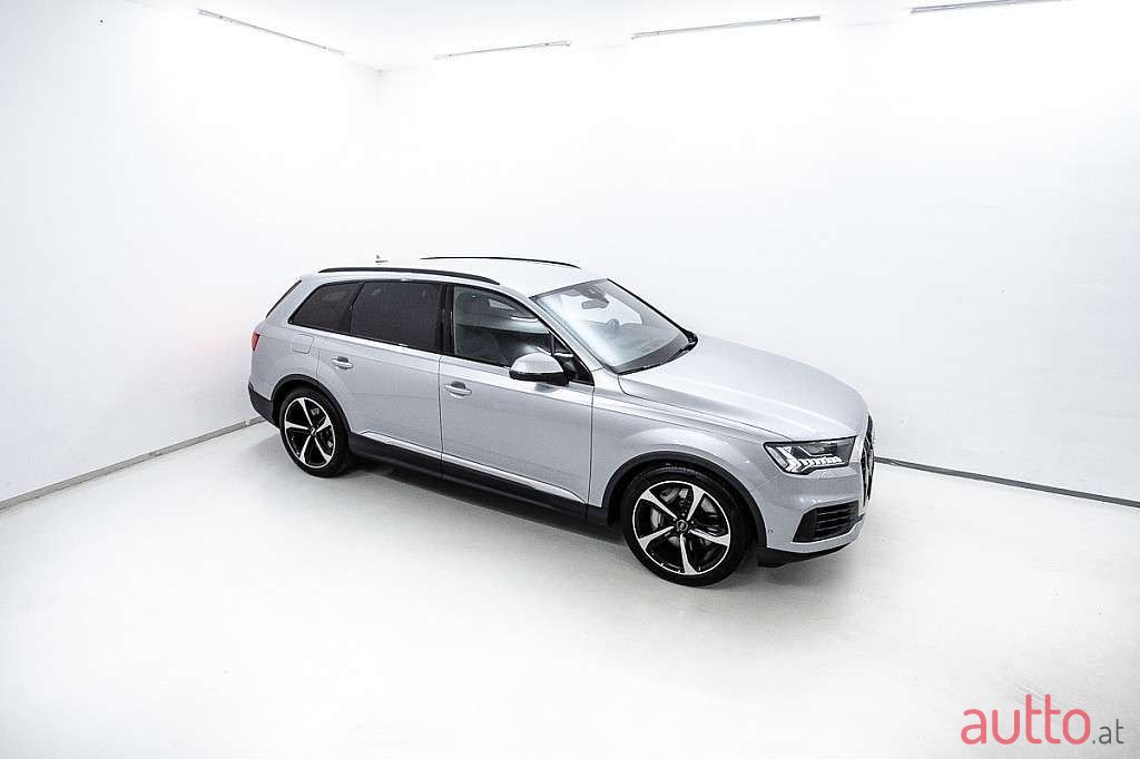 2021' Audi Q7 photo #6
