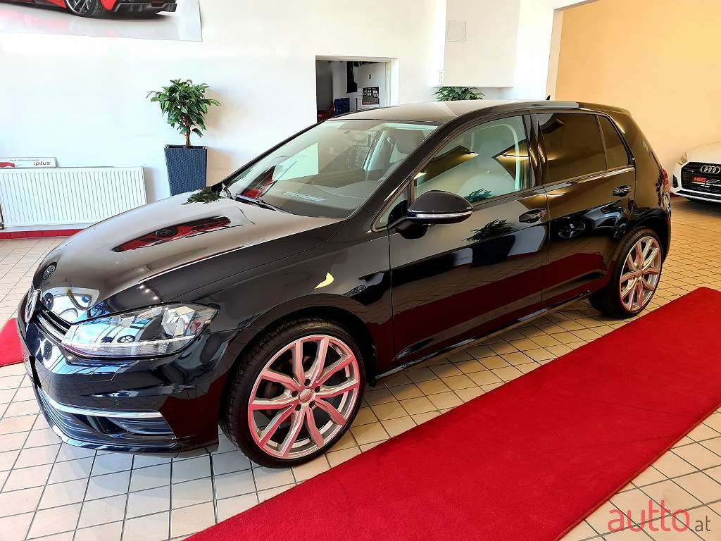 2018' Volkswagen Golf photo #2