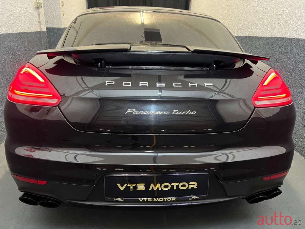 2014' Porsche Panamera photo #5