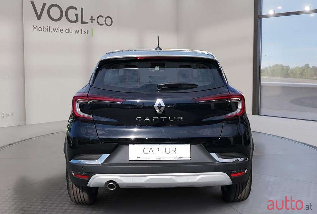 2022' Renault Captur photo #6