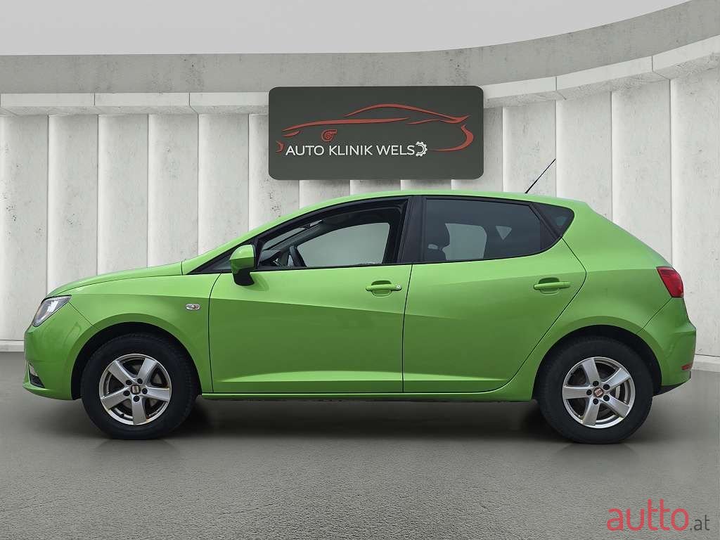 2013' SEAT Ibiza photo #2