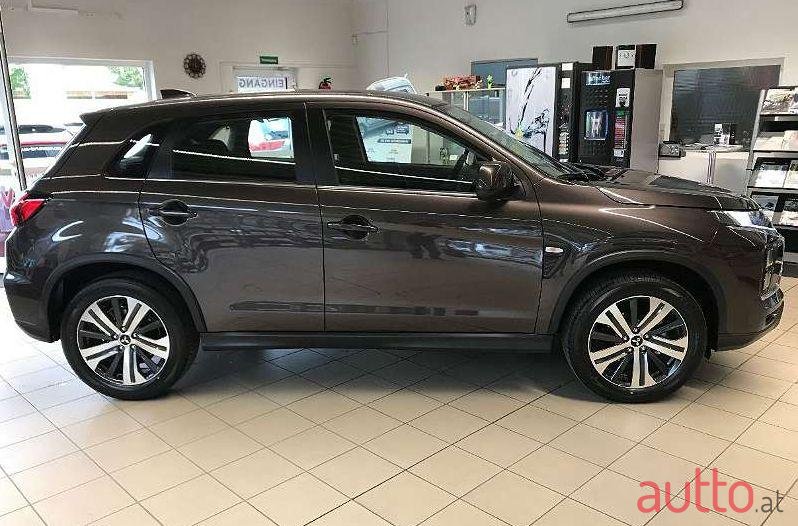 2019' Mitsubishi ASX photo #3