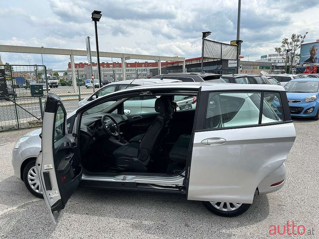 2015' Ford B-MAX photo #3