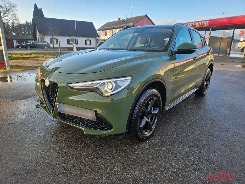2019' Alfa Romeo Stelvio photo #1