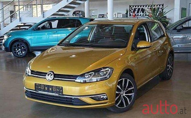 2018' Volkswagen Golf photo #1