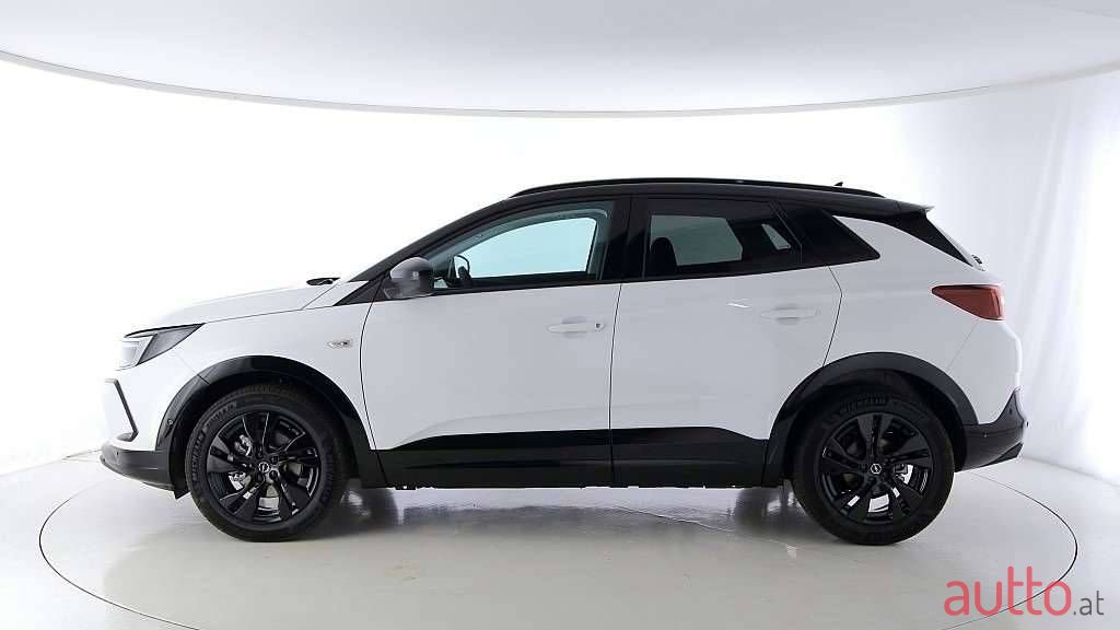 2024' Opel Grandland photo #2