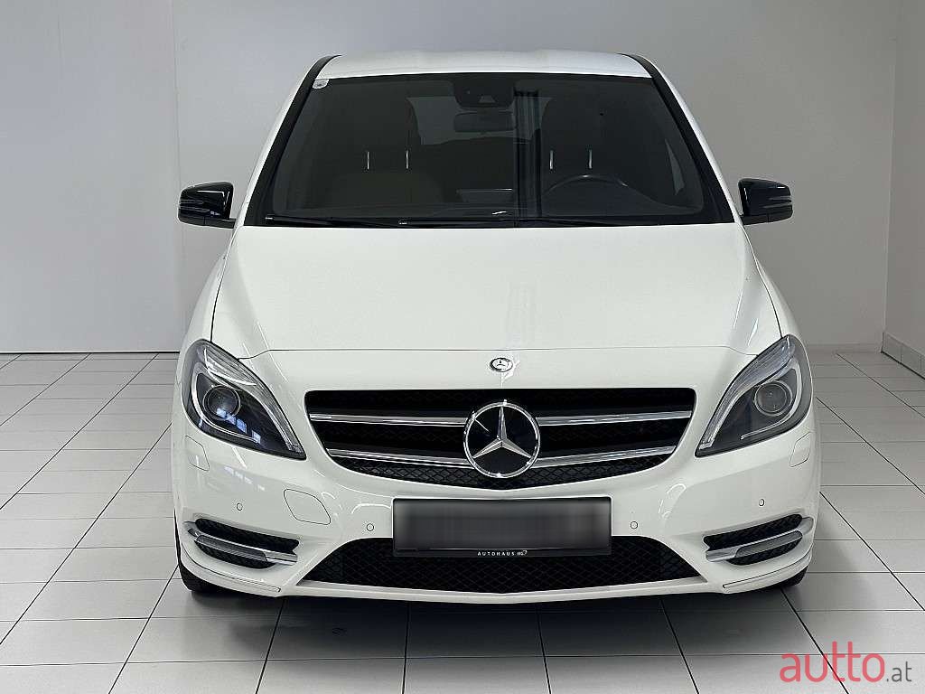 2014' Mercedes-Benz B-Klasse photo #2