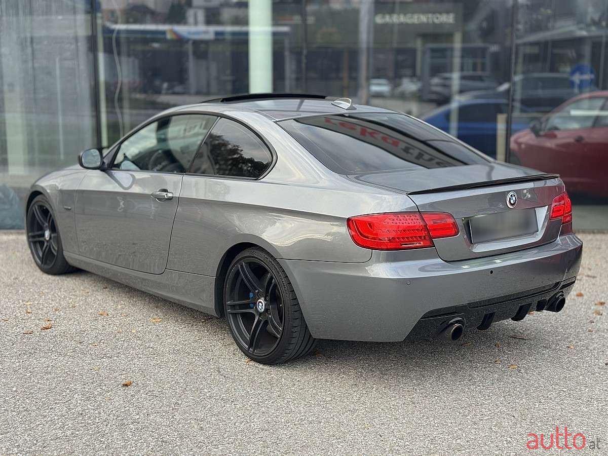 2011' BMW 3Er-Reihe photo #3