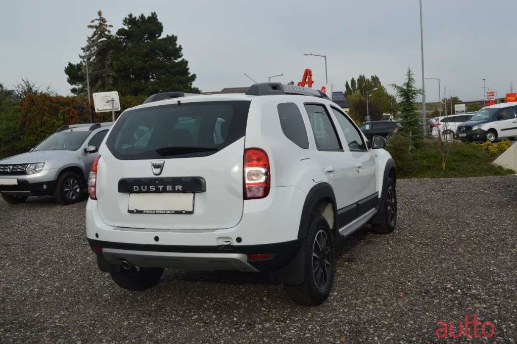 2016' Dacia Duster photo #6