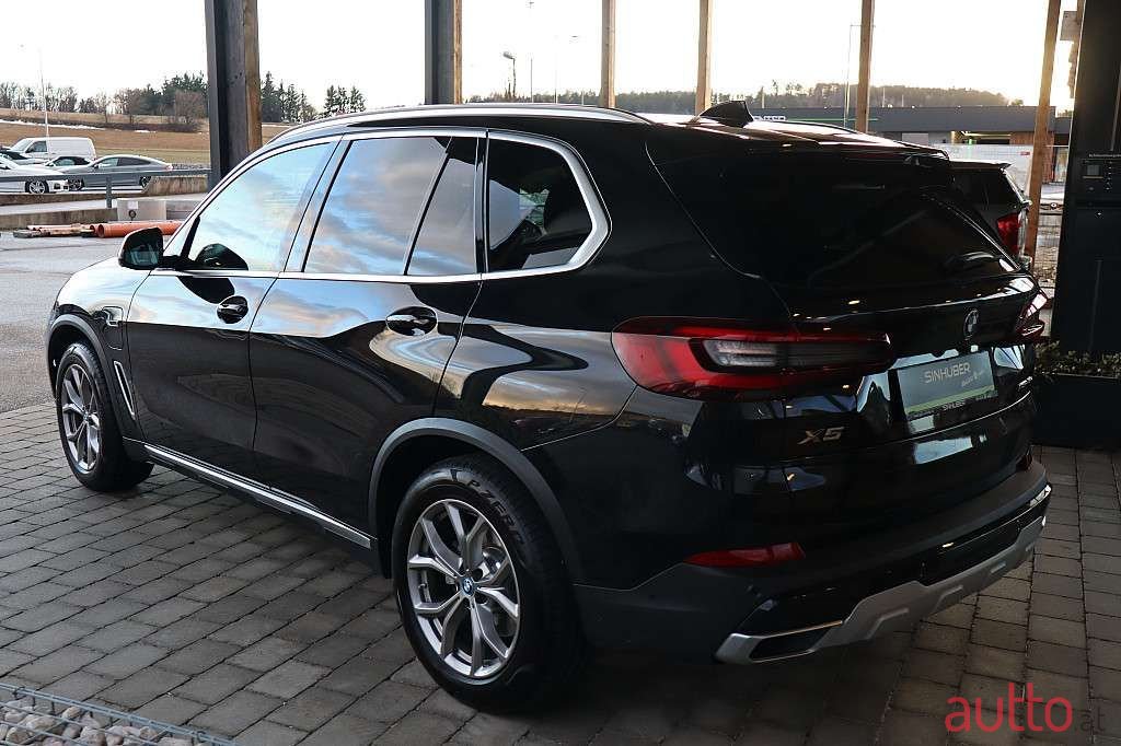2022' BMW X5 photo #3