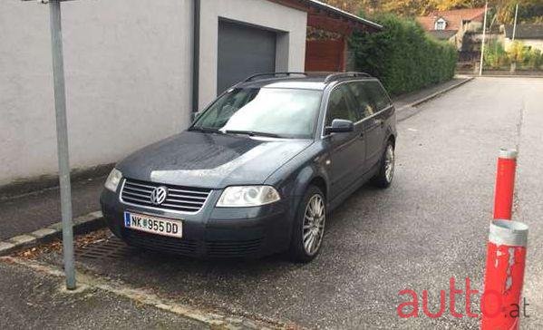 2002' Volkswagen Passat photo #1