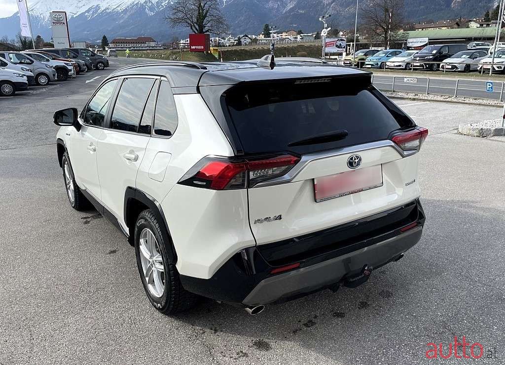 2019' Toyota RAV4 photo #2