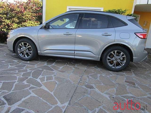 2022' Ford Kuga photo #4